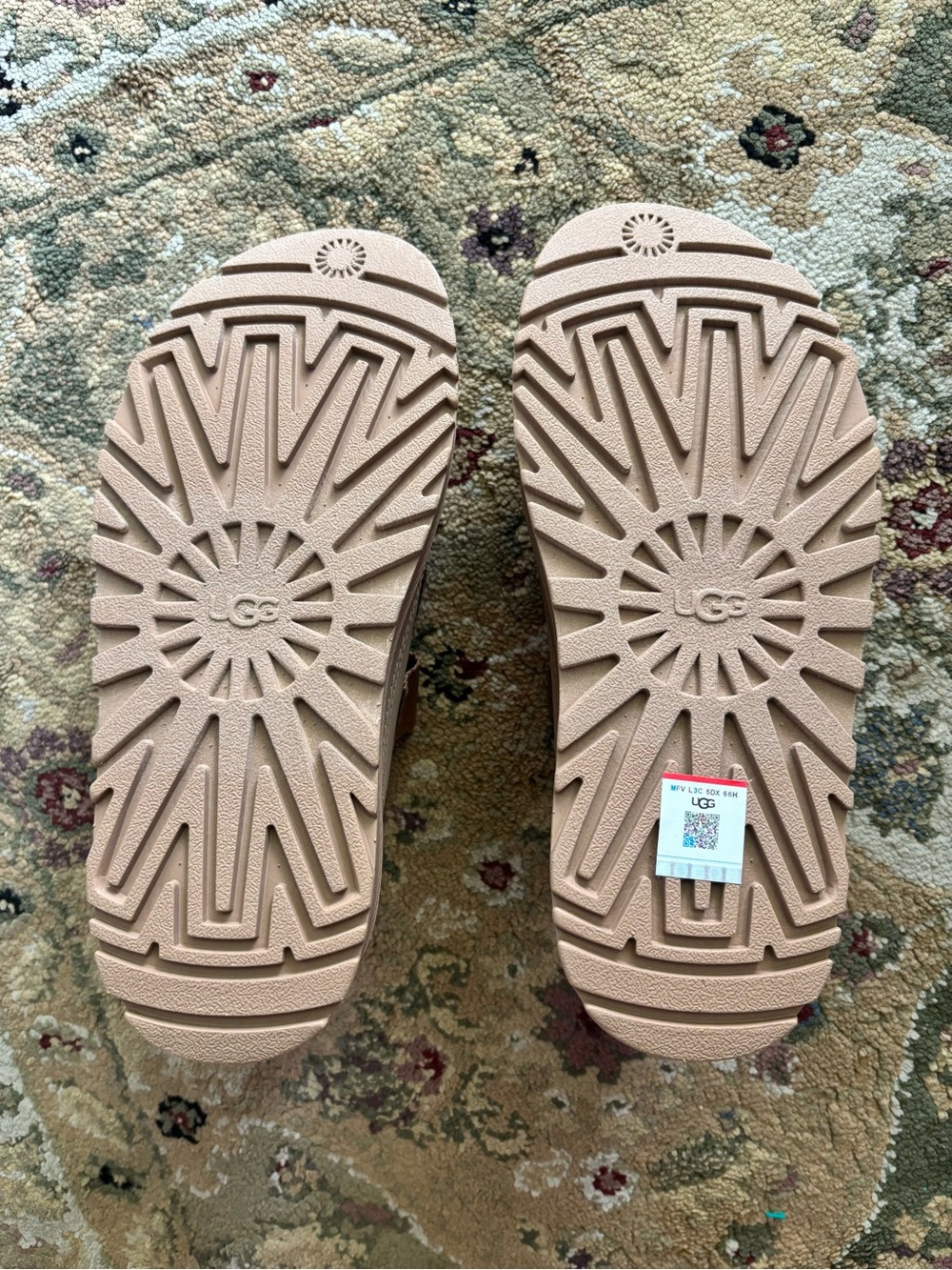 Women’s UGG goldenglow slide - Picture 4 of 7